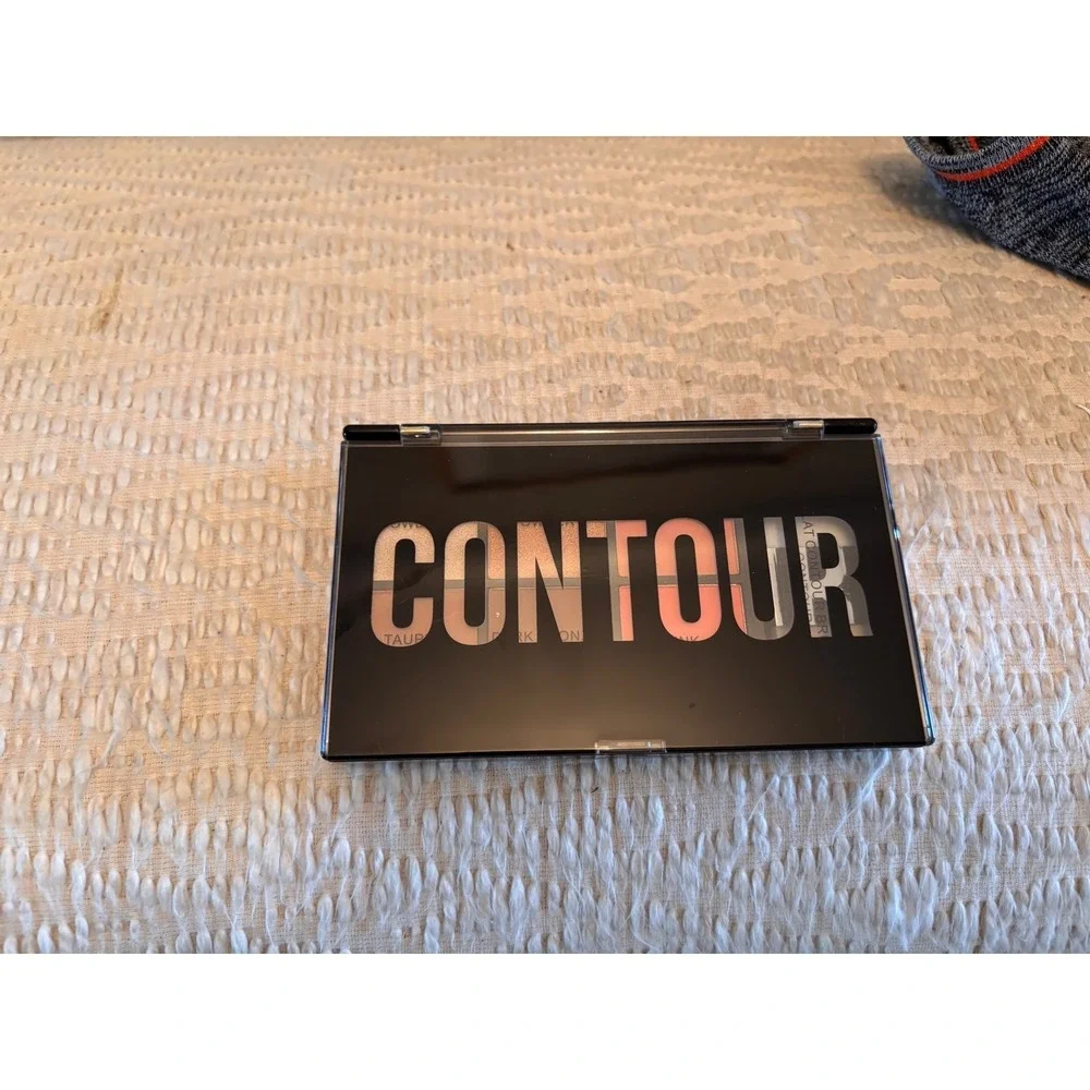 6-Pan Contour Highlight and‎ Blush Face Palette with Flat Contour Brush Black